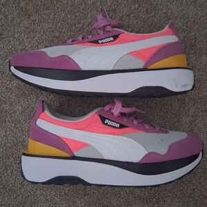 Women's Puma Preowed Sneakers Size 10